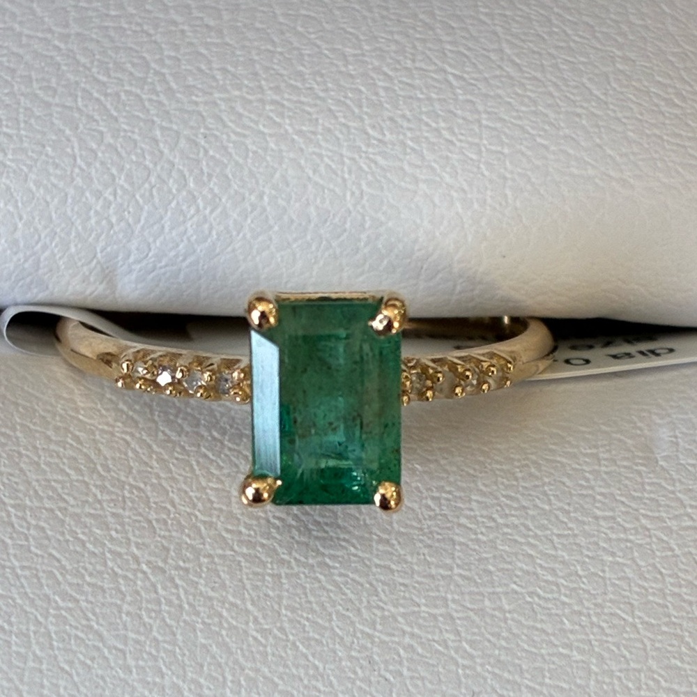 10k Gold Ring real Emerald - Picture 2 of 16